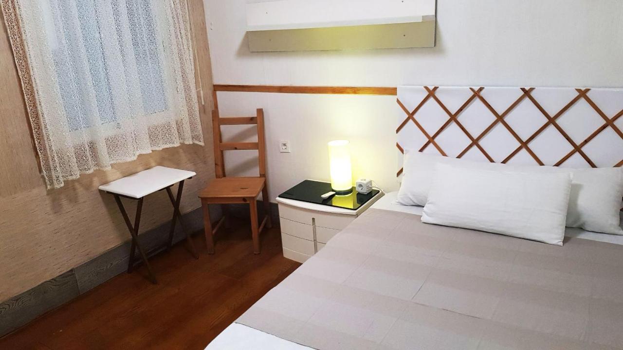 לינה וארוחת בוקר ברצלונה Apartament Sagrada Familia מראה חיצוני תמונה